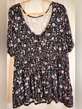 Torrid Black Floral Babydoll Top |Extra Soft Jersey V Neck Smocked | Size 3 (3X)
